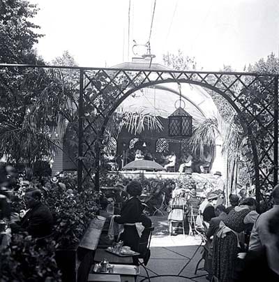 A 1934 photo of the Kappeli (Chapel) restaurant and Esplanade park in Helsinki. Image: Yle