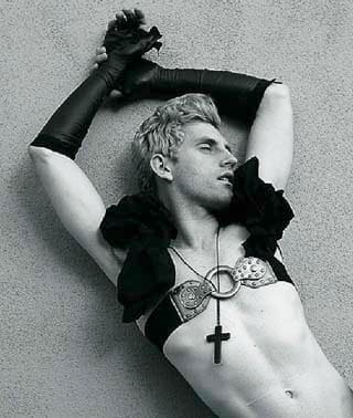 MODEL: JulienMonster